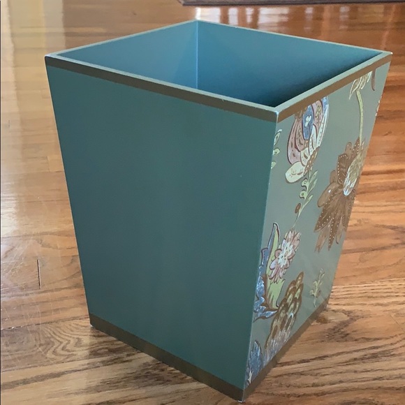 Bathroom Wastebasket/Soap Dish Set - Picture 2 of 5